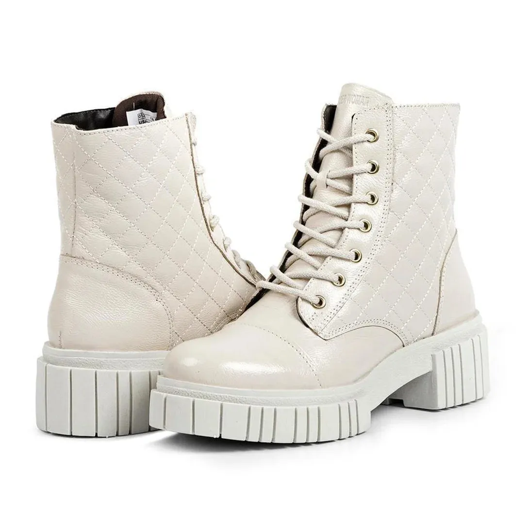 Bota Coturno Calprado Feminina Couro Matelassê Dia a Dia Off White Kader Woman