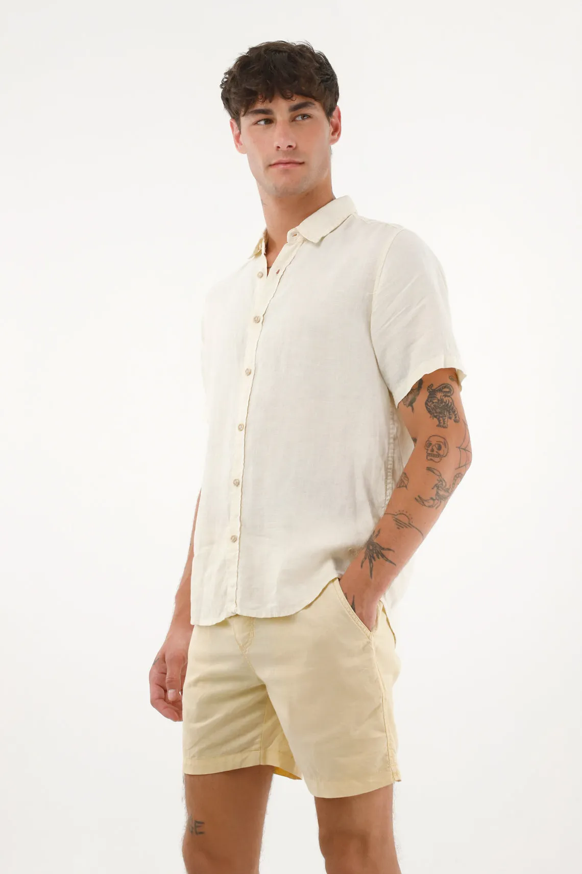 Camisa en 100% lino manga corta amarilla para hombre