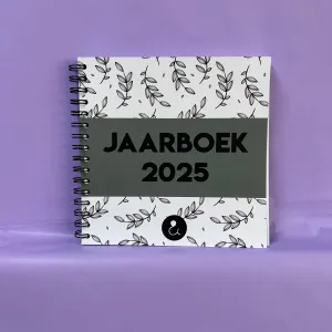 Jaarboek 2025 | BLANCO | Botanical Donkergroen